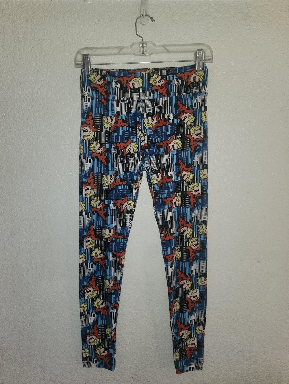 💨EUC LuLaRoe X Disney "The Incredibles: DASH💨 in The City Leggings" One Size - Picture 1 of 7